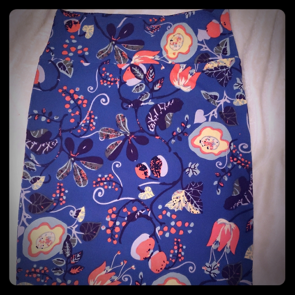 Lularoe Cassie Skirt- Small